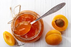 Read more about the article Pourquoi ajoute-t-on du citron à la confiture d’abricot ?